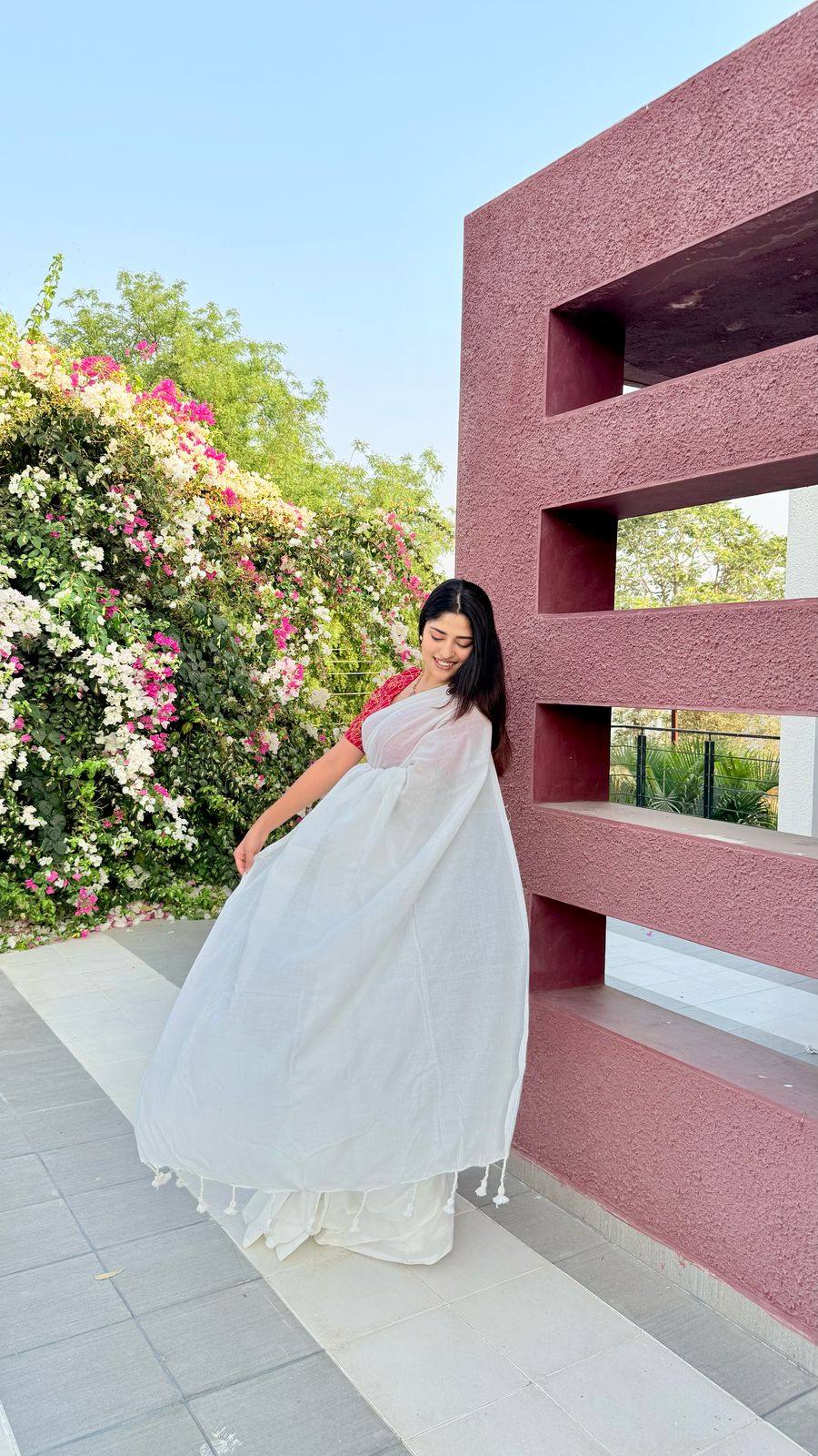 Rangdhaaga White Cotton Saree